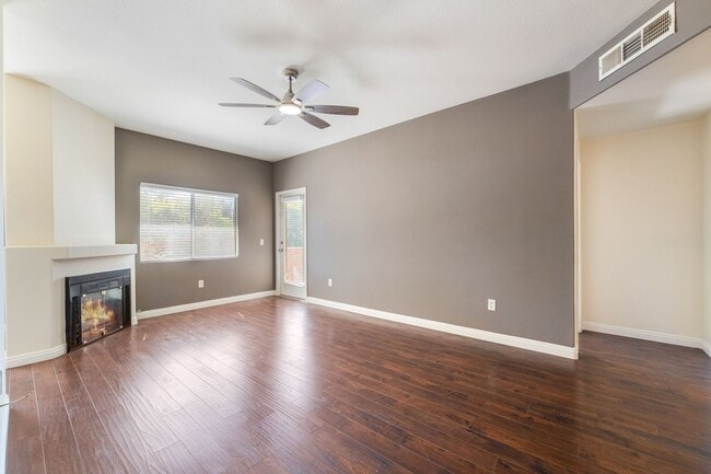Building Photo - Stylish 3-Bedroom Condo in Silverado Ranch!