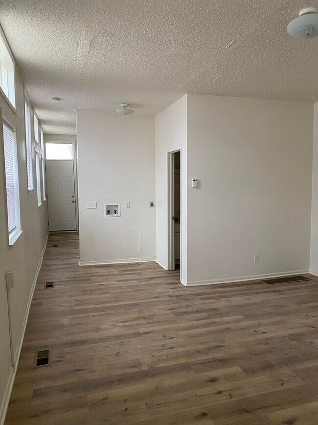 Foto del edificio - 1324 Buchanan Ave