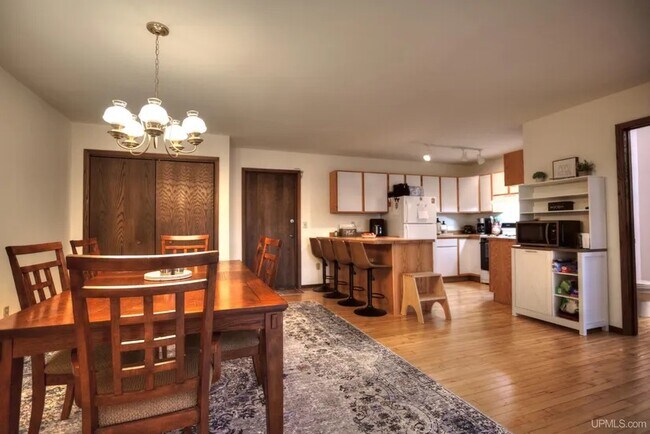 Foto del edificio - 100 S Marquette St