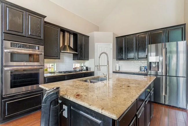 Building Photo - 1620 Ridgecove Dr