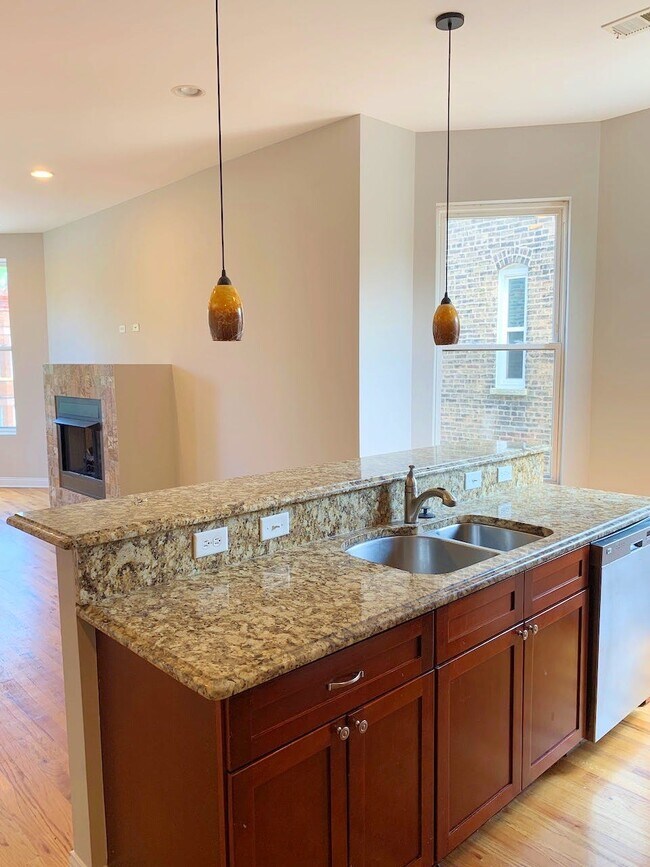 1314 N Rockwell St, Chicago, IL 60622 House Rental in Chicago, IL