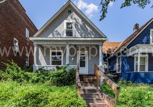 Building Photo - 1230 S 11th St