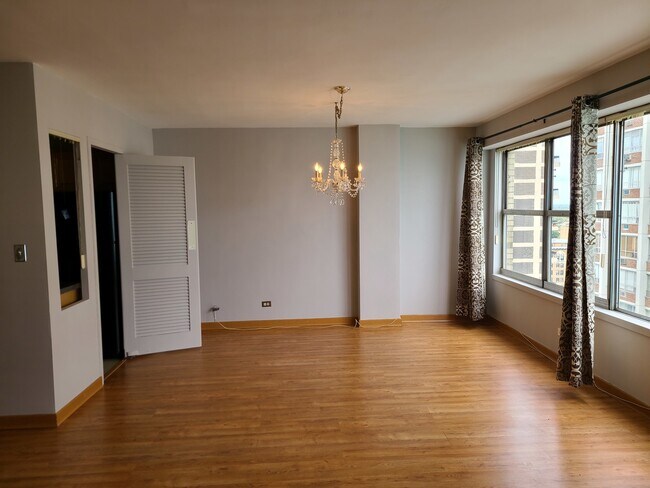 Foto del edificio - 6157 N Sheridan Rd