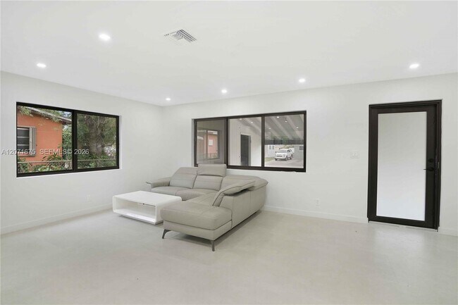 Foto del edificio - 2230 N 62nd Ave