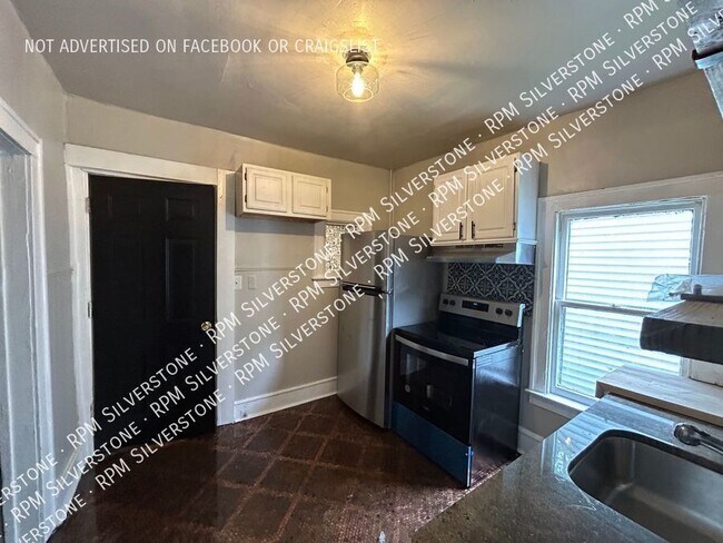 Building Photo - 52 W Bernhard-