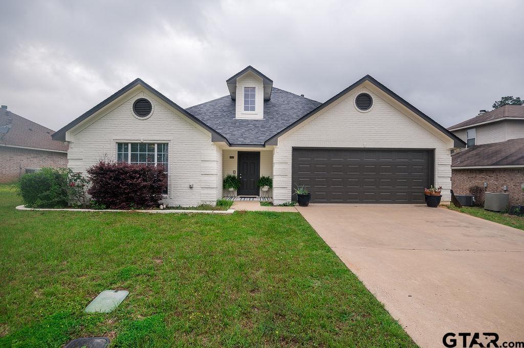 Foto principal - 8424 Stonebridge Way