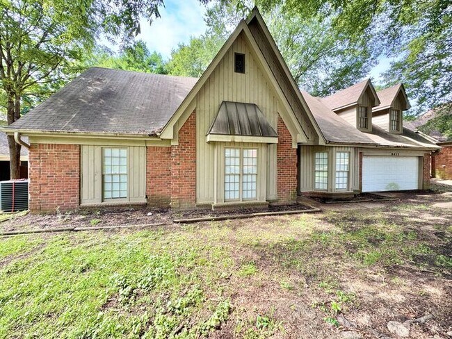 Foto del edificio - 8415 Woolrich Dr
