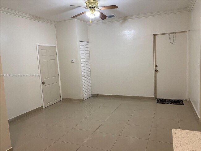 Foto del edificio - 1121 NE 160th Terrace