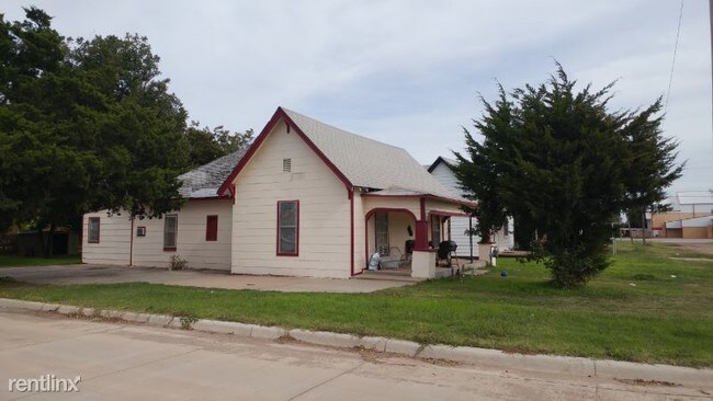 Building Photo - 3 br, 1 bath House - 501 East Hermosa