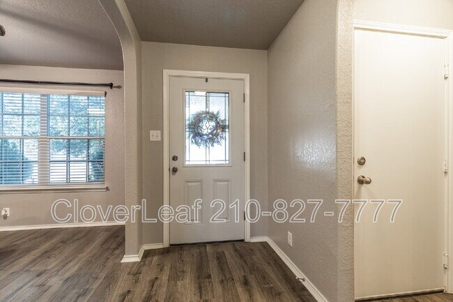 Building Photo - 2714 Lake Horizon