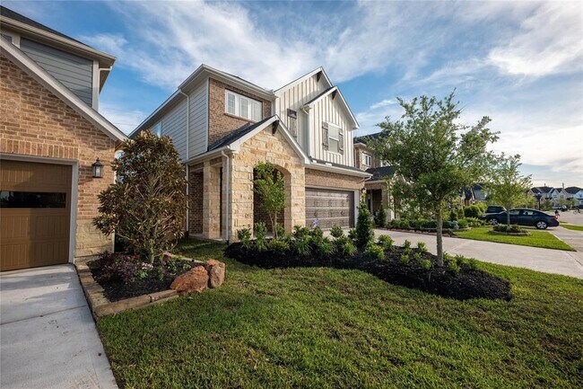 Building Photo - 26927 Brighton Valley Way