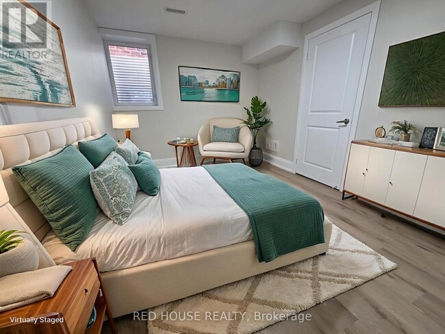 Photo du bâtiment - 1414 Wellwood Terrace