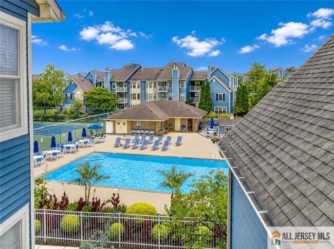 Foto del edificio - 130 Longfield Ct