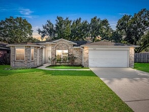 Building Photo - 5425 Yale Dr
