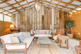 Building Photo - 6256 Dry Creek Rd