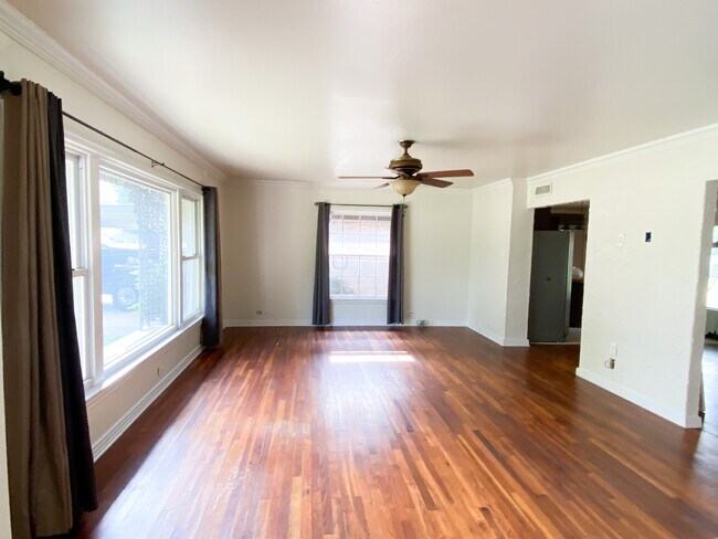 Living - 1805 E California St