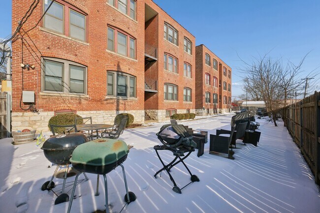 Foto del edificio - 4228 McPherson Ave