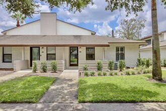 Building Photo - 2942 Plaza Terrace Dr