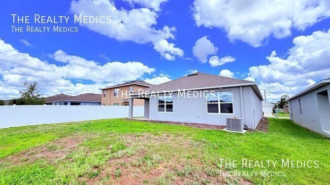 Foto del edificio - 1007 August Sky Dr