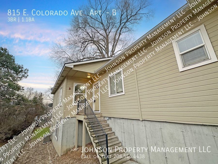 Primary Photo - Large Nampa 3 bedroom with lots of privacy...