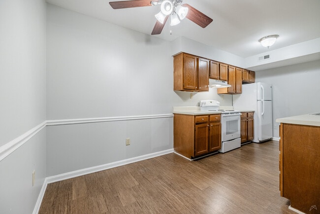 Foto del edificio - Forest Village