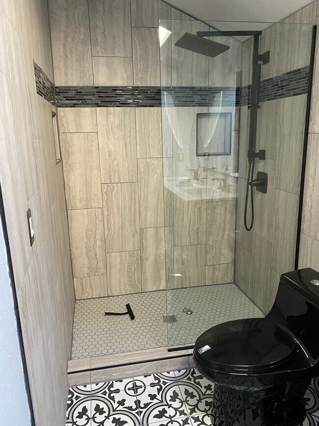 Building Photo - 4586 SW Comus Plz