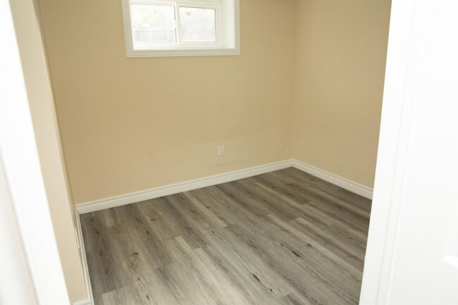 Building Photo - 103 Pandora Cir