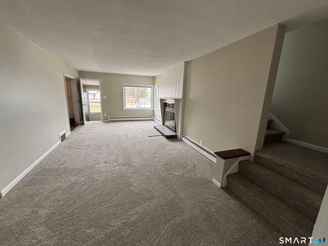 Building Photo - 324 Savage Hill Rd