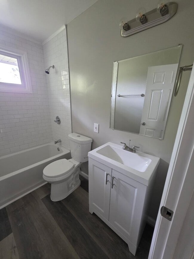 Foto del edificio - 1306 Cartwright Dr