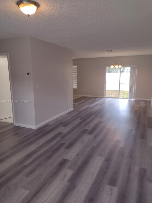 Foto principal - 2311 SW 83rd Ave