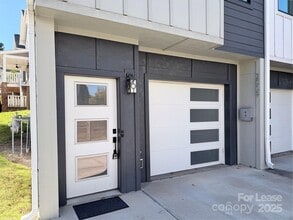 Building Photo - 2009 Hamorton Pl