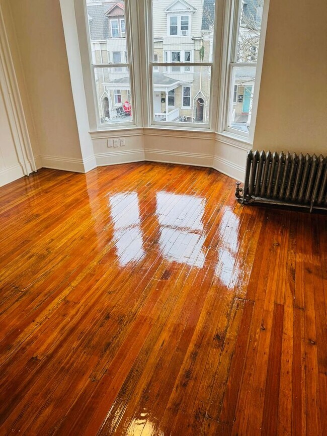 Foto del edificio - 643 W Princess St