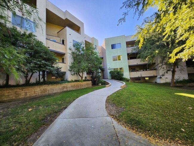 Building Photo - 10655 Tujunga Canyon Blvd