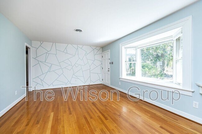 Building Photo - 2113 Nicolet Cir