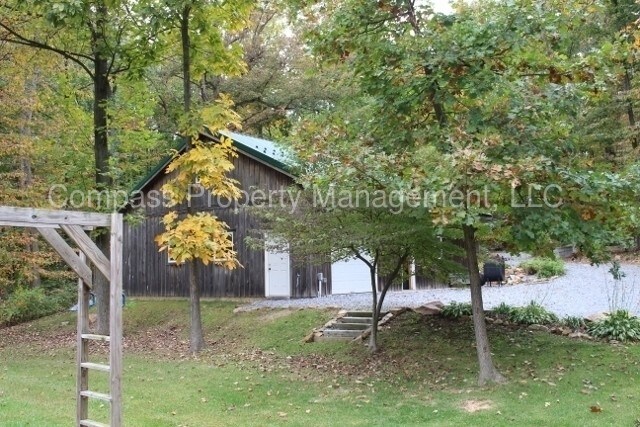 Building Photo - 561 N Sandy Hill Rd