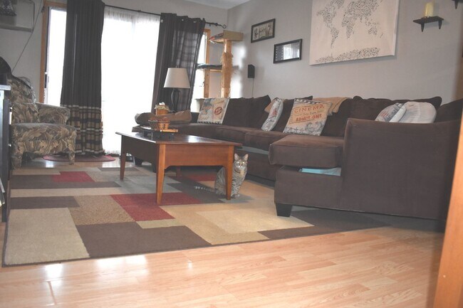 Foto del edificio - 850 E Old Willow Rd