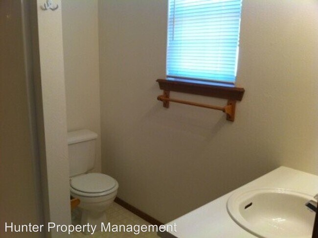 Building Photo - 1007 W Edgewood St