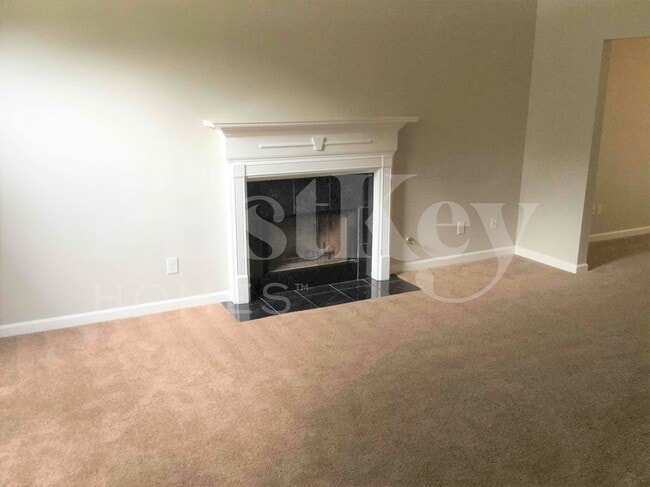 Building Photo - 2324 Sandspring Dr SW