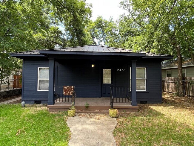 Building Photo - 2511 E Cesar Chavez St