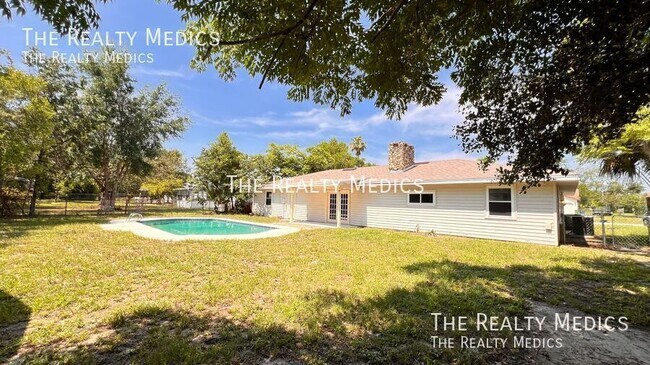 Foto del edificio - 1073 Leeward Dr