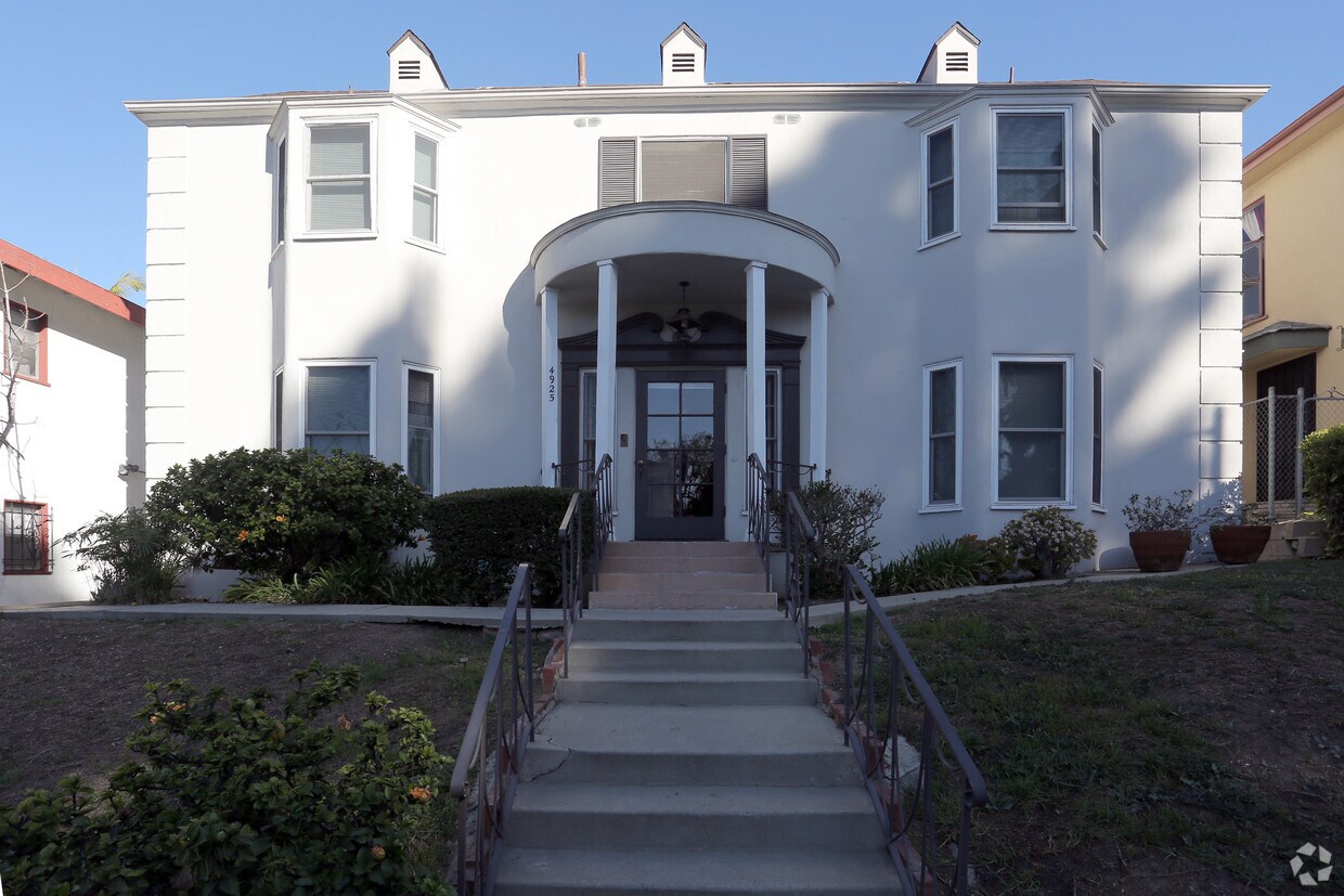 Primary Photo - 4925 Beverly Blvd