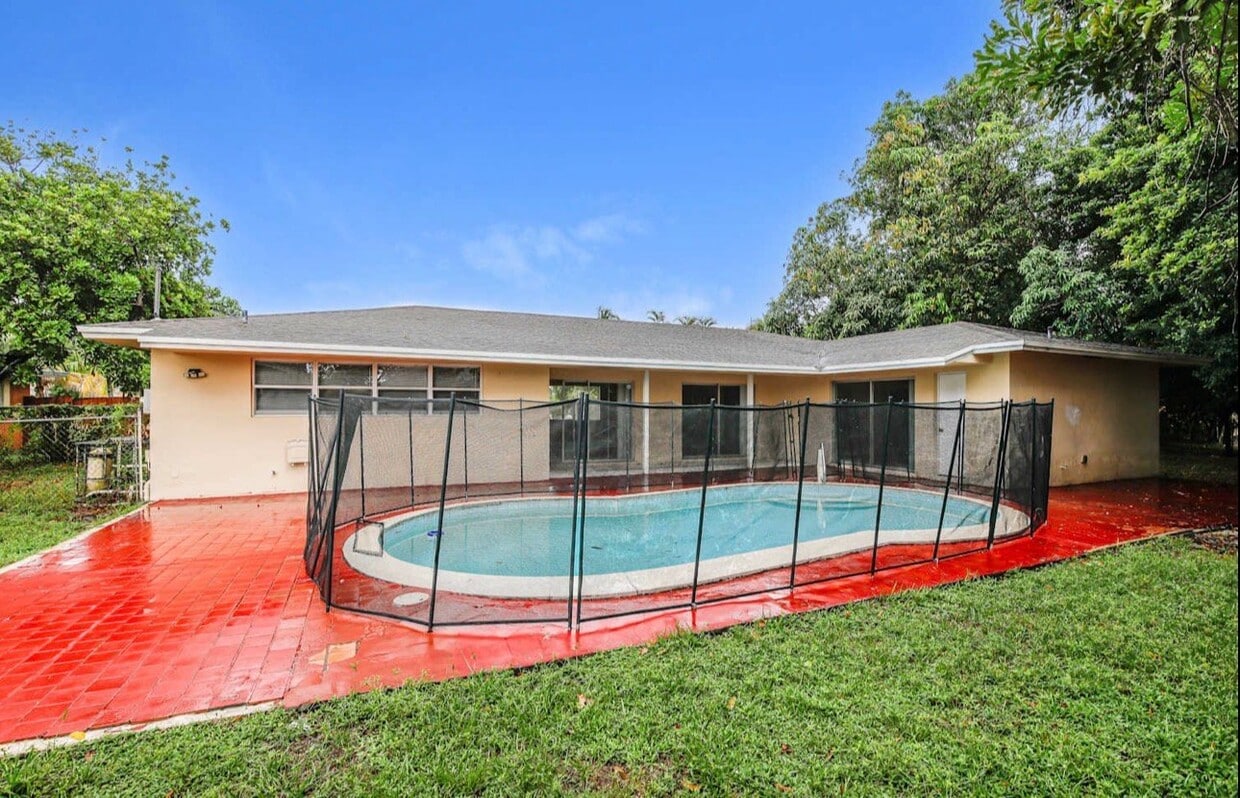 Building Photo - 2152 NW 30th Terrace