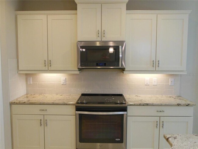 Foto del edificio - 1266 Riverscape St