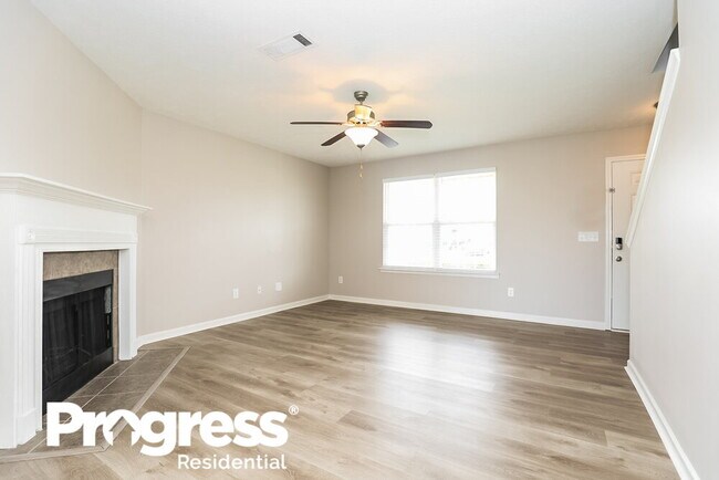 Foto del edificio - 1125 Harmony Ln