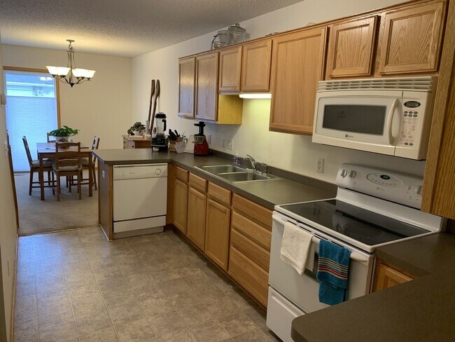 Foto del edificio - 551 French Ln