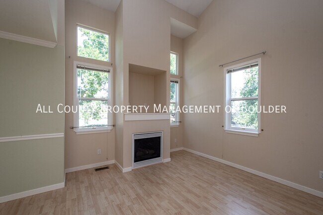 Foto del edificio - LEASE PENDING!