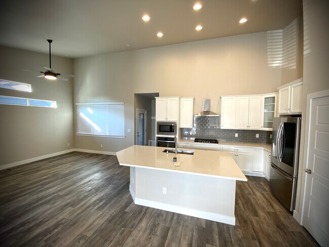 Building Photo - 5738 Beeler Ct