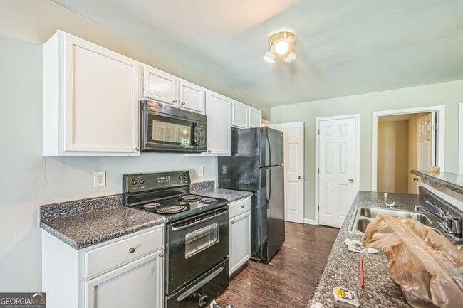 Foto del edificio - 2045 Baker Rd NW