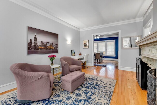 Building Photo - 540 W Brompton Ave