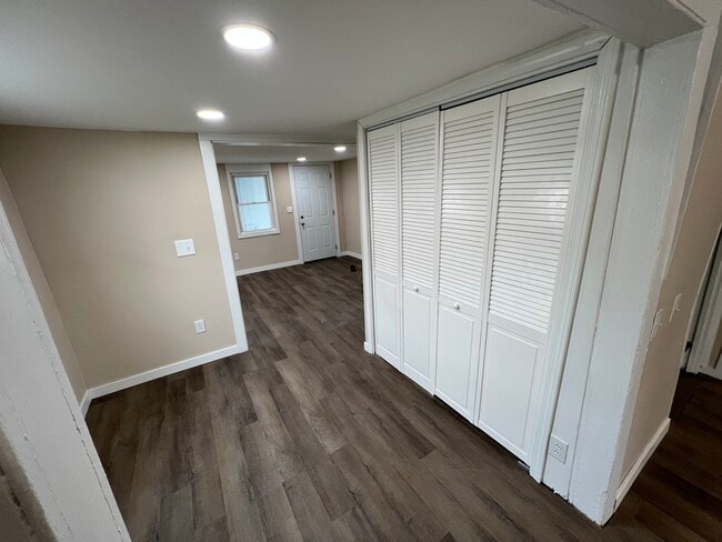 Foto del edificio - 292 W 5th St